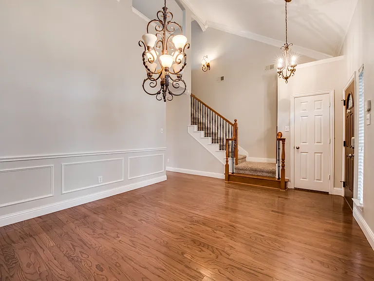 2569 Pinnacle Point Dr — Photo 2
