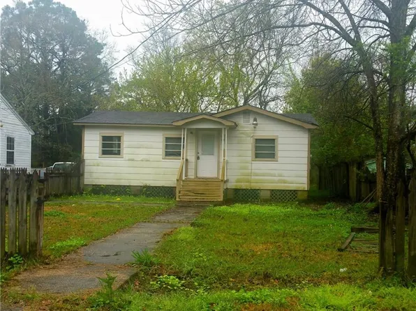 53 11th Ave, Chickasaw, AL 36611