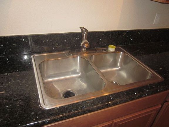 5th image of 740 W Elm St Unit 143