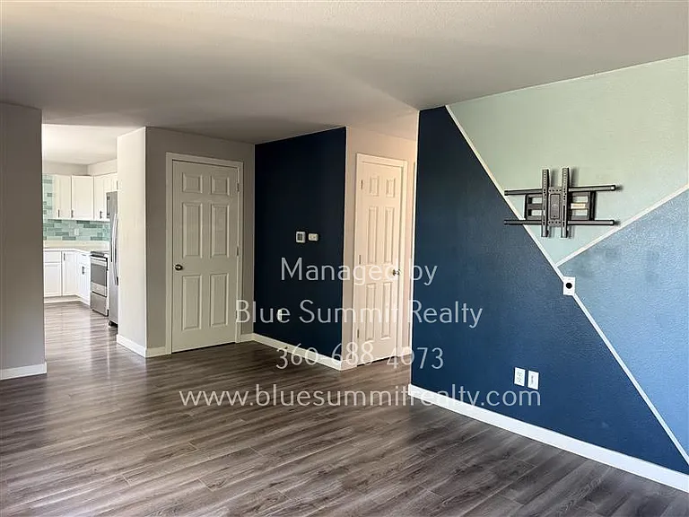 7604 12th Ave NE — Photo 4