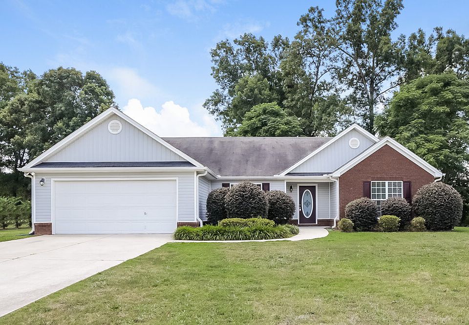 1st image of 820 Brandon Dr