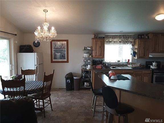 4th image of 221 Sasquatch Ln