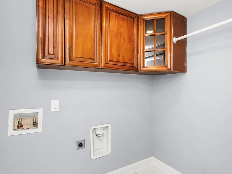 239 E Bledsoe St — Photo 47