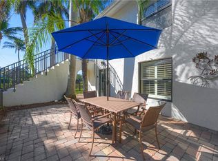 655 8th Ave S APT 3, Naples, FL 34102