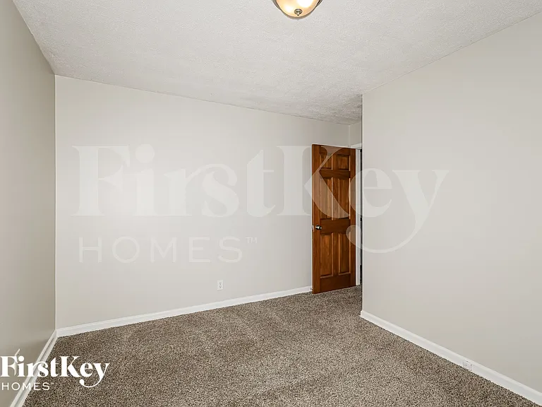 505 Vista Dr — Photo 14