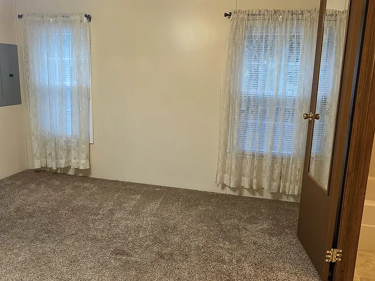 11734 Harp Rd — Photo 16