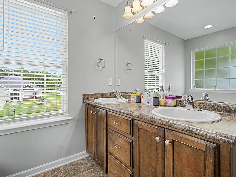 1221 Peacock Trl — Photo 23