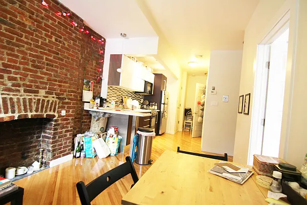 Rented by U2Apartment LLC | media 9