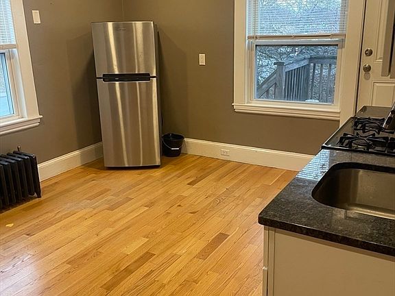 4th image of 37 Elliott St APT 4