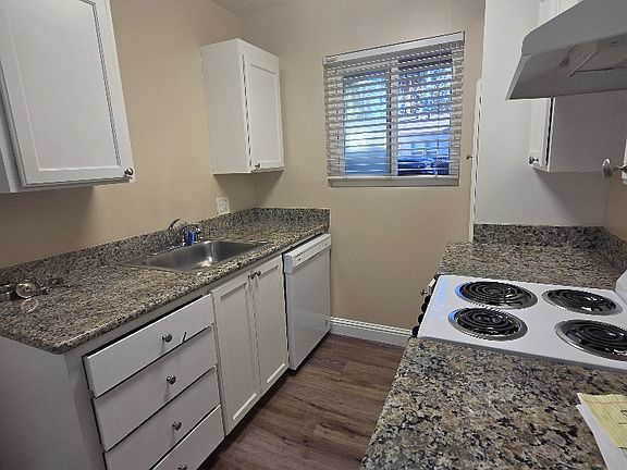 3rd image of 550 California St #1