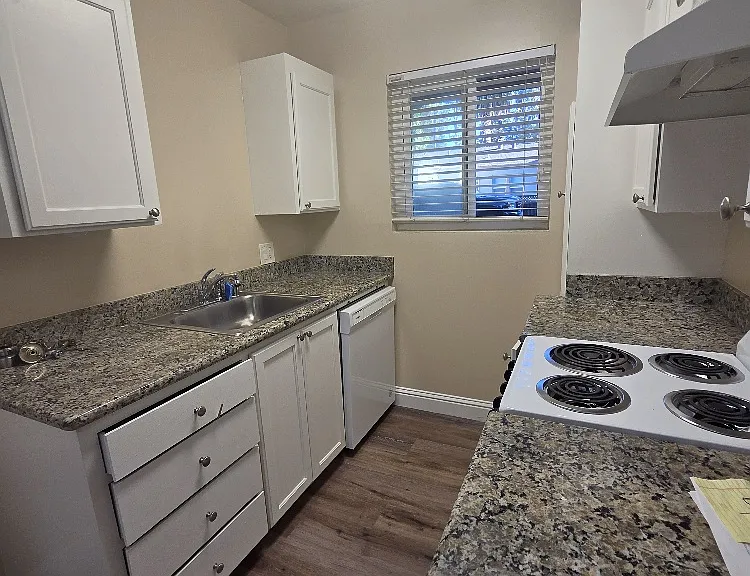 550 California St #1 — Photo 3