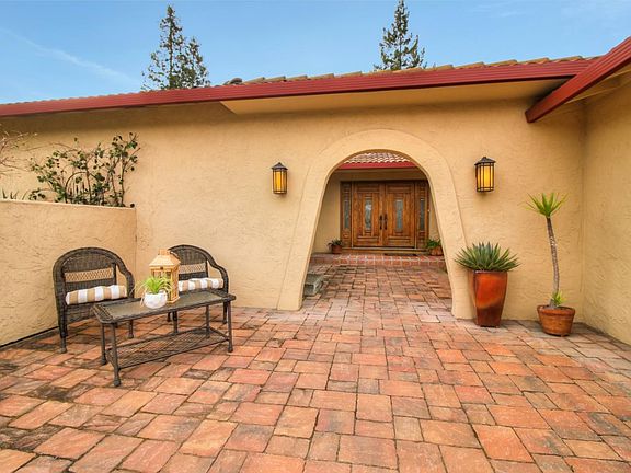 3rd image of 10233 S Portal Ave