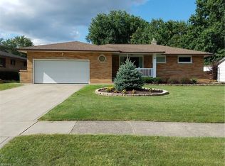 862 N Skyline Dr, Seven Hills, OH