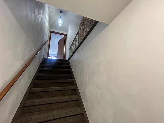 3rd image of 812 Milan Ave