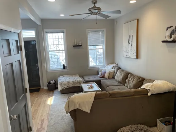 1735 W Crystal St, Chicago, IL