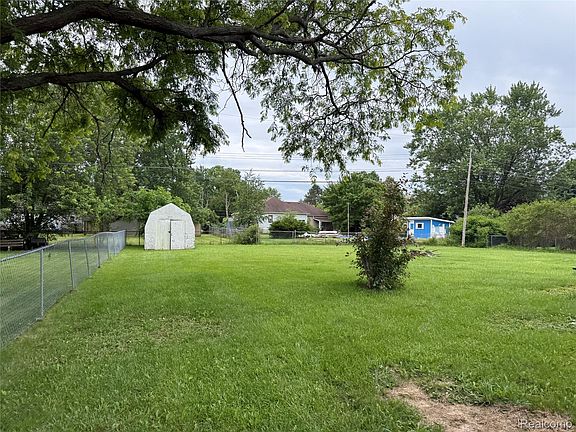 2nd image of 5347 Mapletree Dr