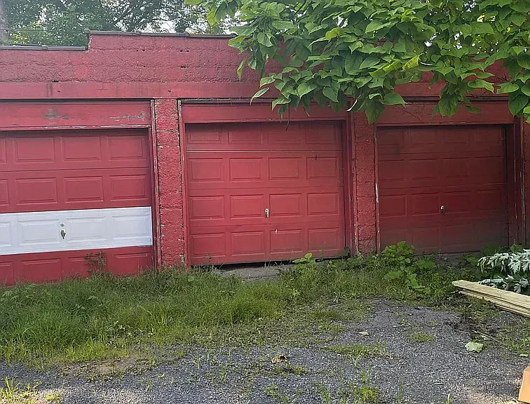 15 N Lake Ave — Photo 11