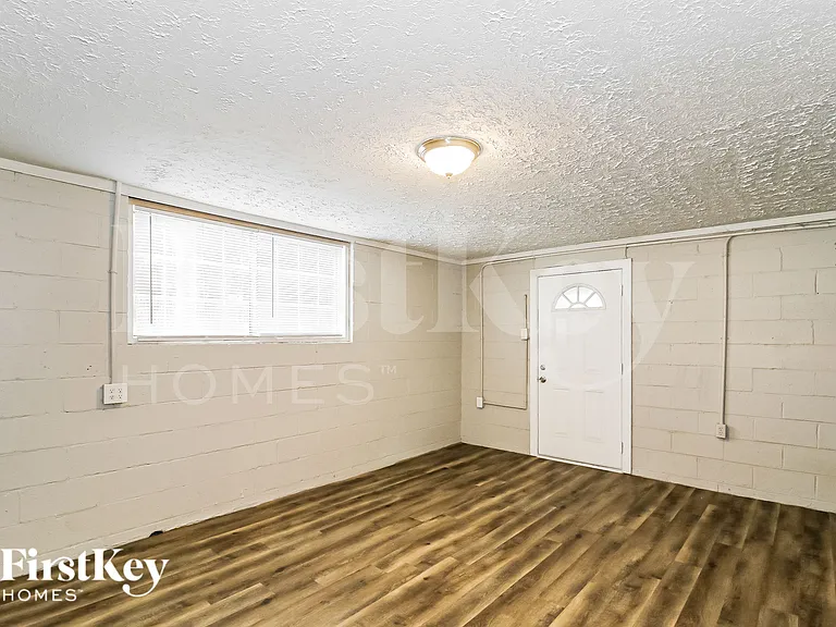 1199 Pineglen Dr — Photo 10