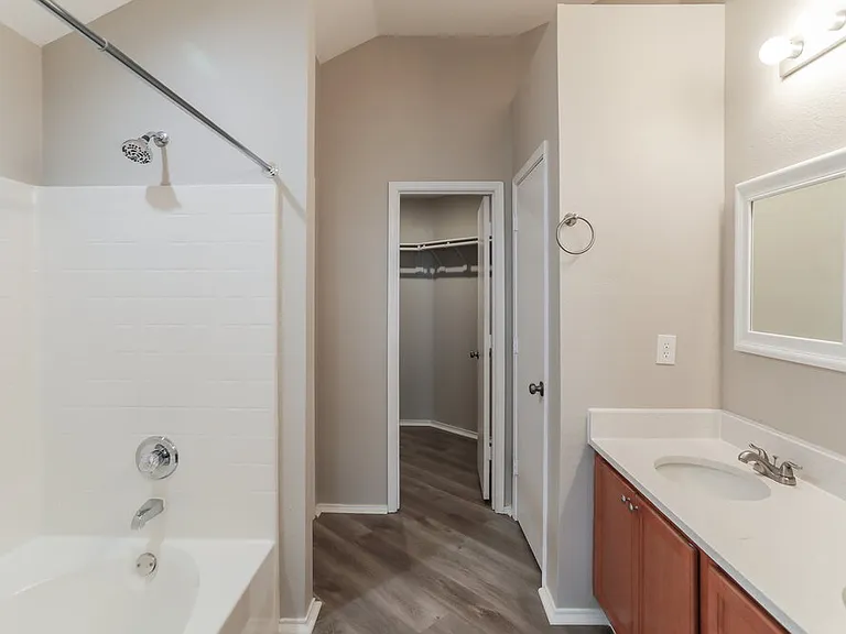 2945 Stockton St — Photo 11