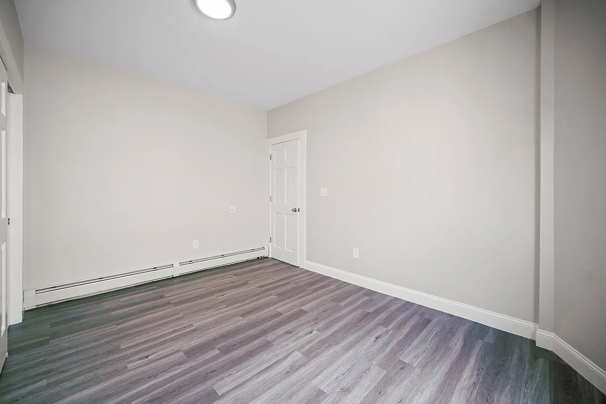 3 bed, 1300 sqft, $2,950 — Photo 3