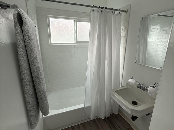 4th image of 11061 Venice Blvd APT 2