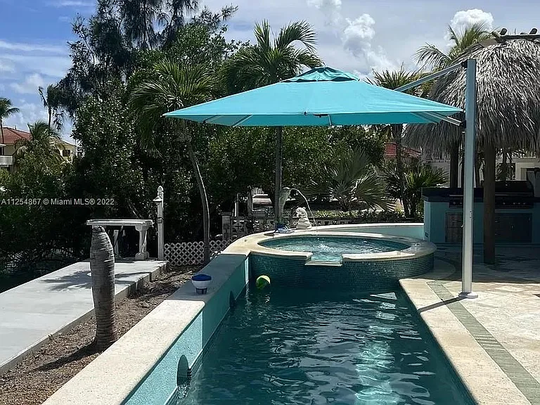 124 S Indies Dr — Photo 32