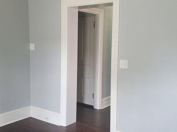 3rd image of 330 N George St Floor 1
