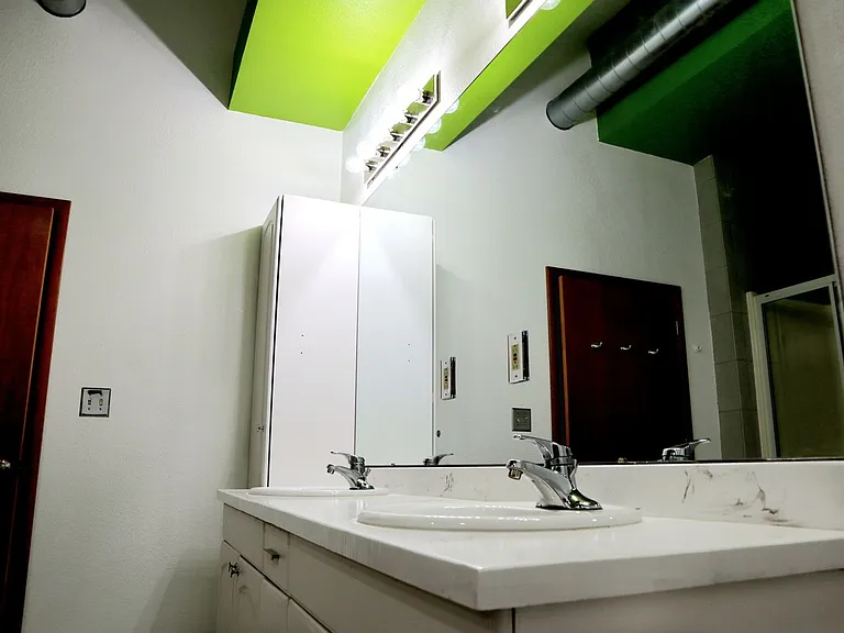 335 N Superior St #5 — Photo 24