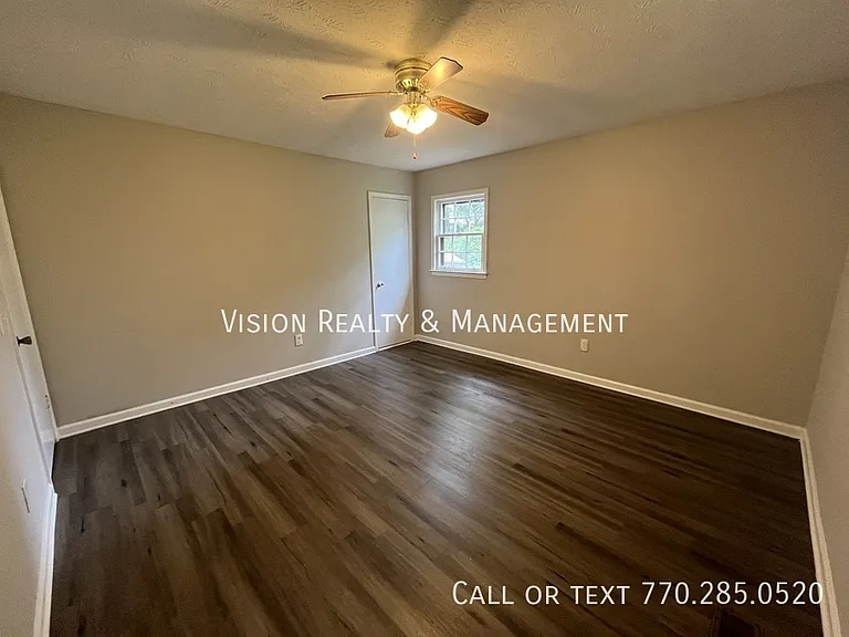 153 Carroll Cir — Photo 28
