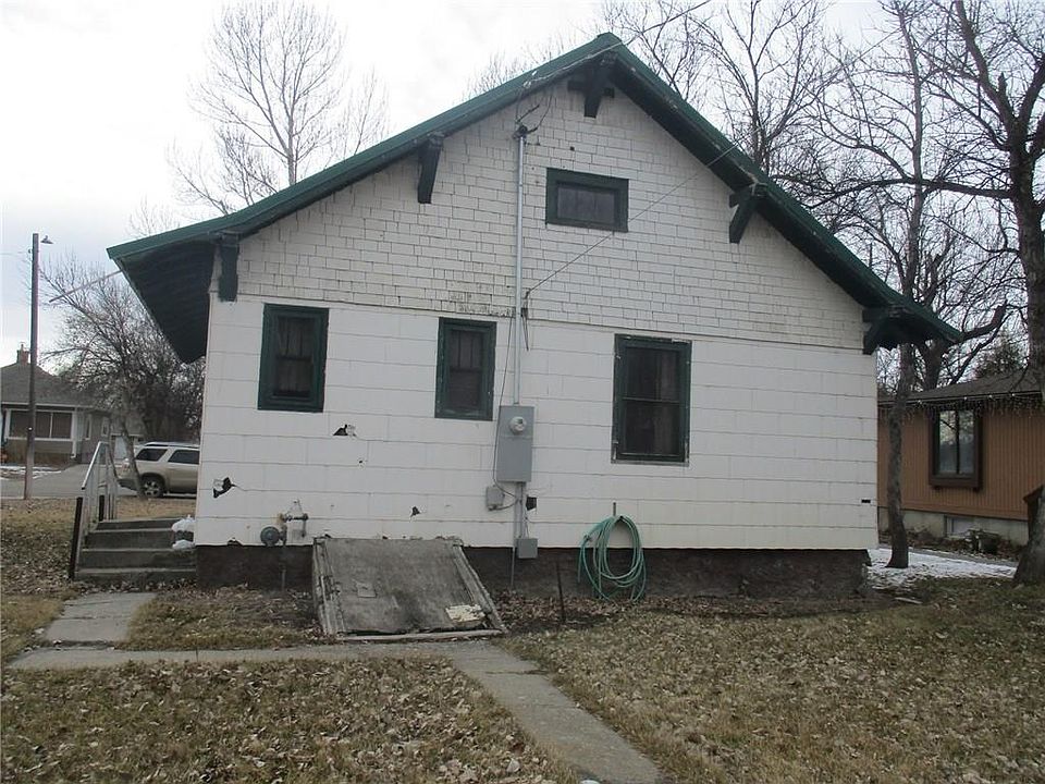 2nd image of 513 N Custer Ave