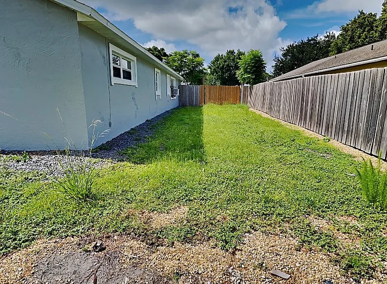 1408 Sugarberry Ln — Photo 18