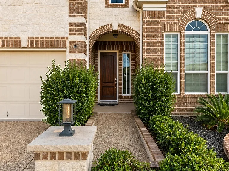 15520 Mayflower Trl — Photo 2