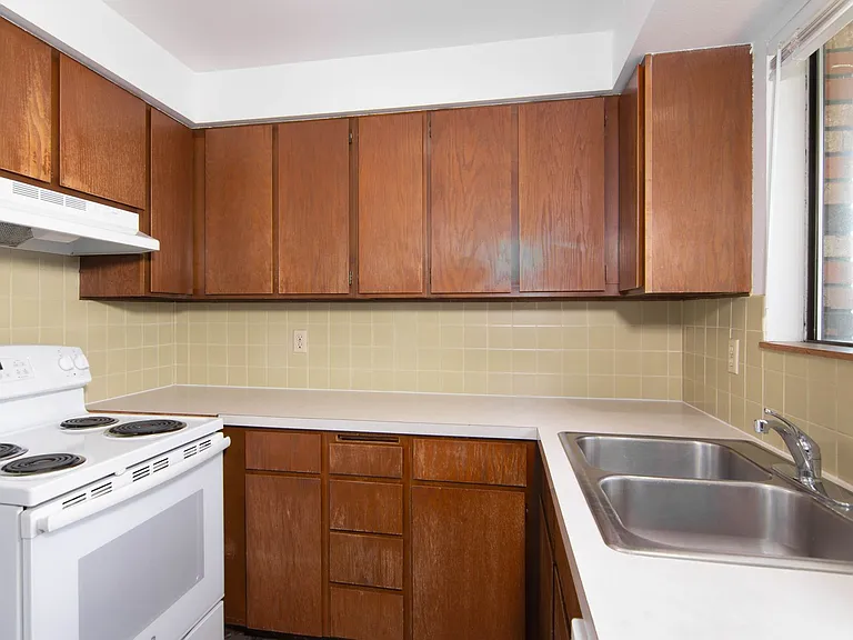 2218 W Cleveland Ave — Photo 3