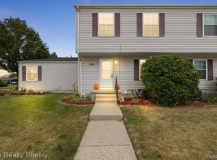 28309 Raleigh Crescent Dr UNIT 68, New Baltimore, MI 48047