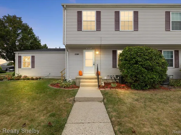 28309 Raleigh Crescent Dr Unit 68, New Baltimore, MI 48047