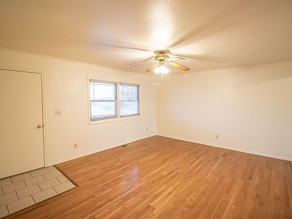 4th image of 314 E 12th St