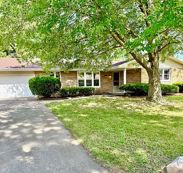 303 S Jacobsen Dr — Photo 1