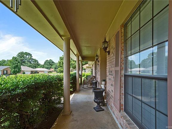 3rd image of 2402 Cherryfield Dr