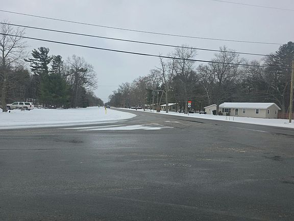 4th image of 1495 Lakewood Rd