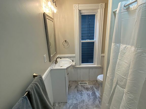 5th image of 21 Whitman Ave #1W
