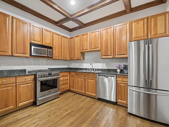 4th image of 4028 N Sheridan Rd APT 1R