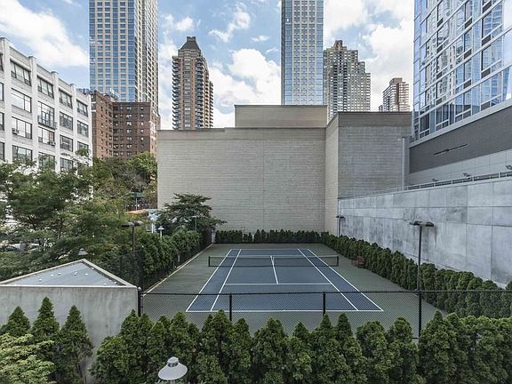 3rd image of 229 W 60th St APT 16N