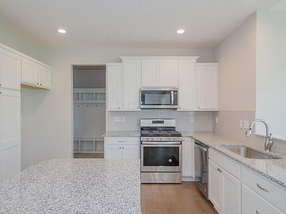 http photos.listhub.net CCOMLSOH 218009674 5 lm 20180823T152542