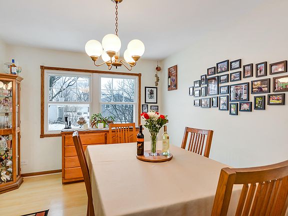 3rd image of 1405 Chalfont Dr