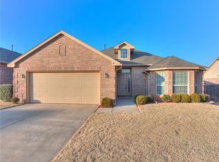 11221 NW 97th St, Yukon, OK 73099