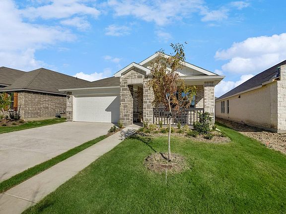 3rd image of 6215 Tawakoni Ln