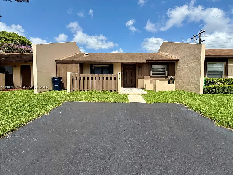 11002 SW 125th Ct — Photo 2
