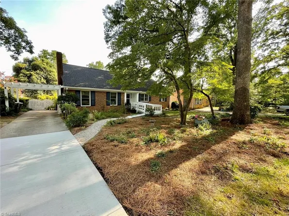 3803 Dogwood Dr, Greensboro, NC 27403