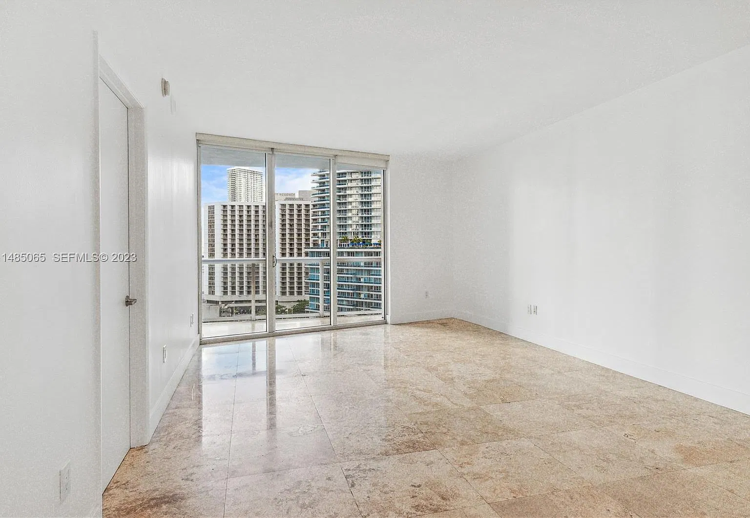 1 bed, 816 sqft, $3,500 — Photo 3