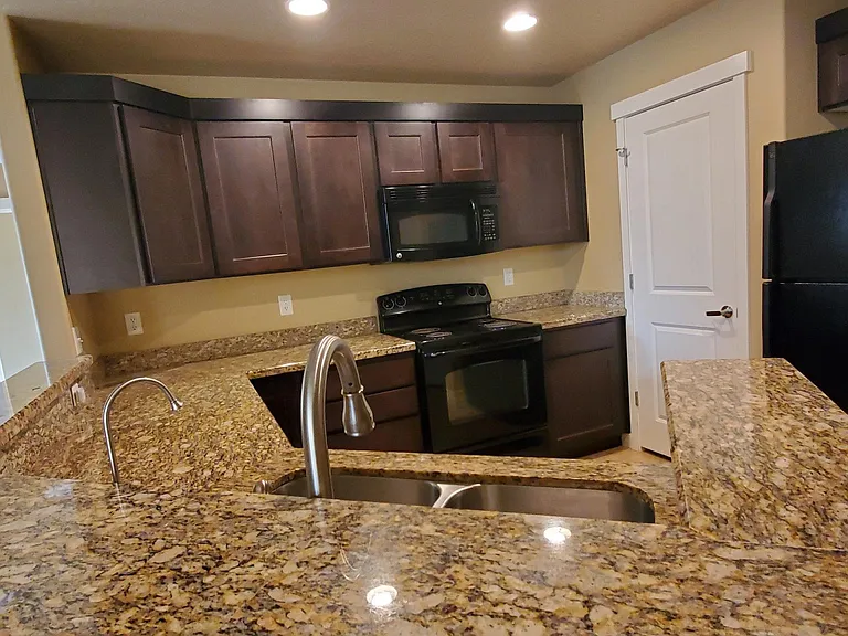 4276 S Main St — Photo 3